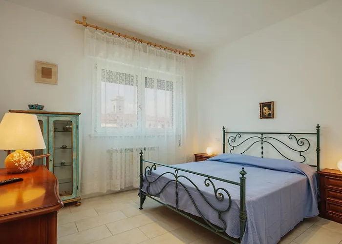 Maestrale By Interhome * فياريجيو